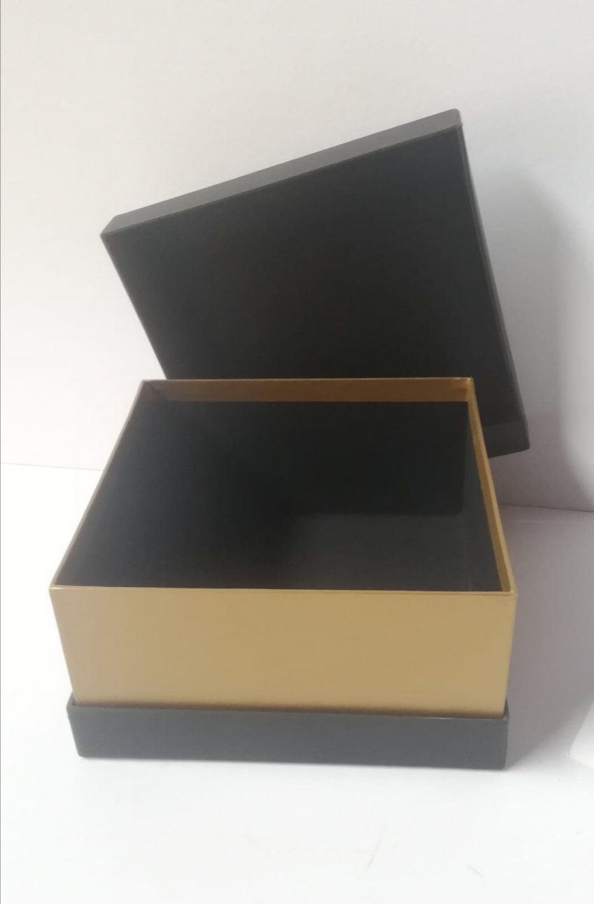 Caja con doble fondo