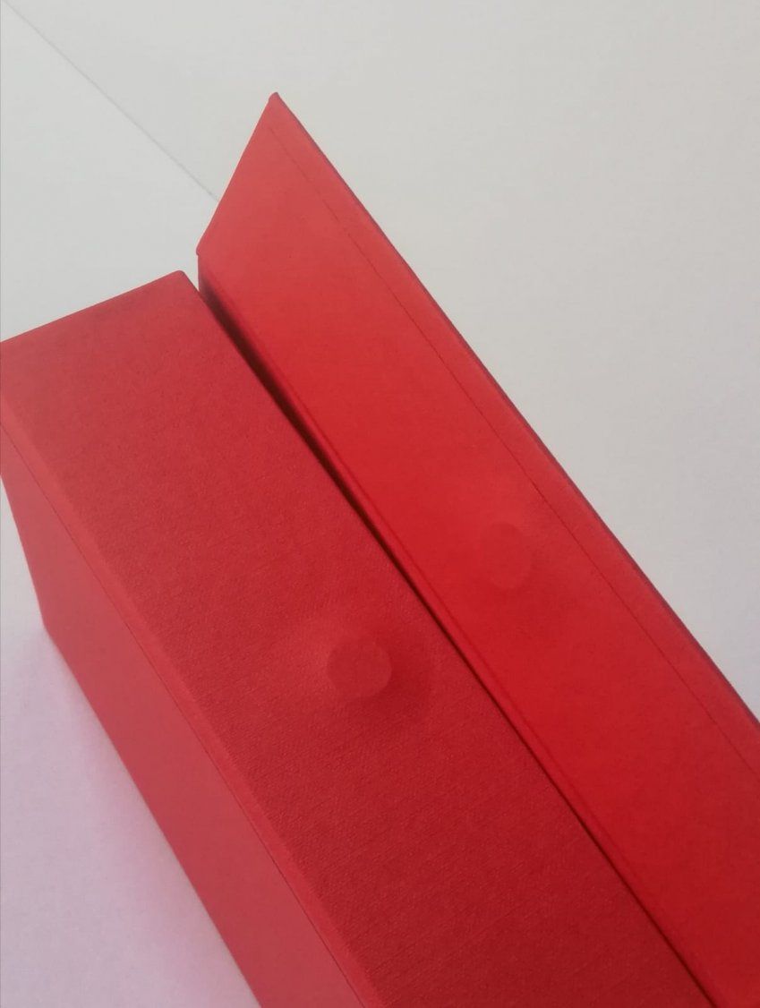 Caja estuche con imán