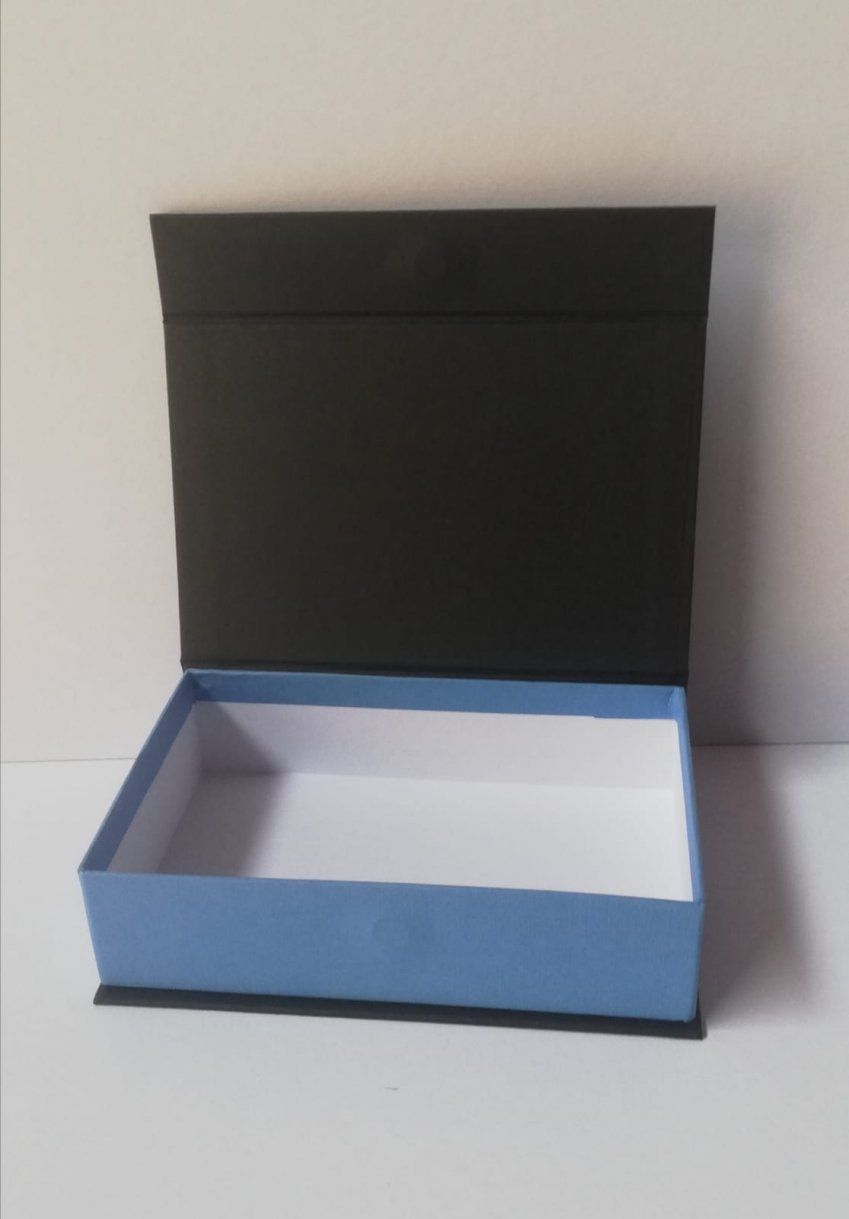 Caja libro cierre imán