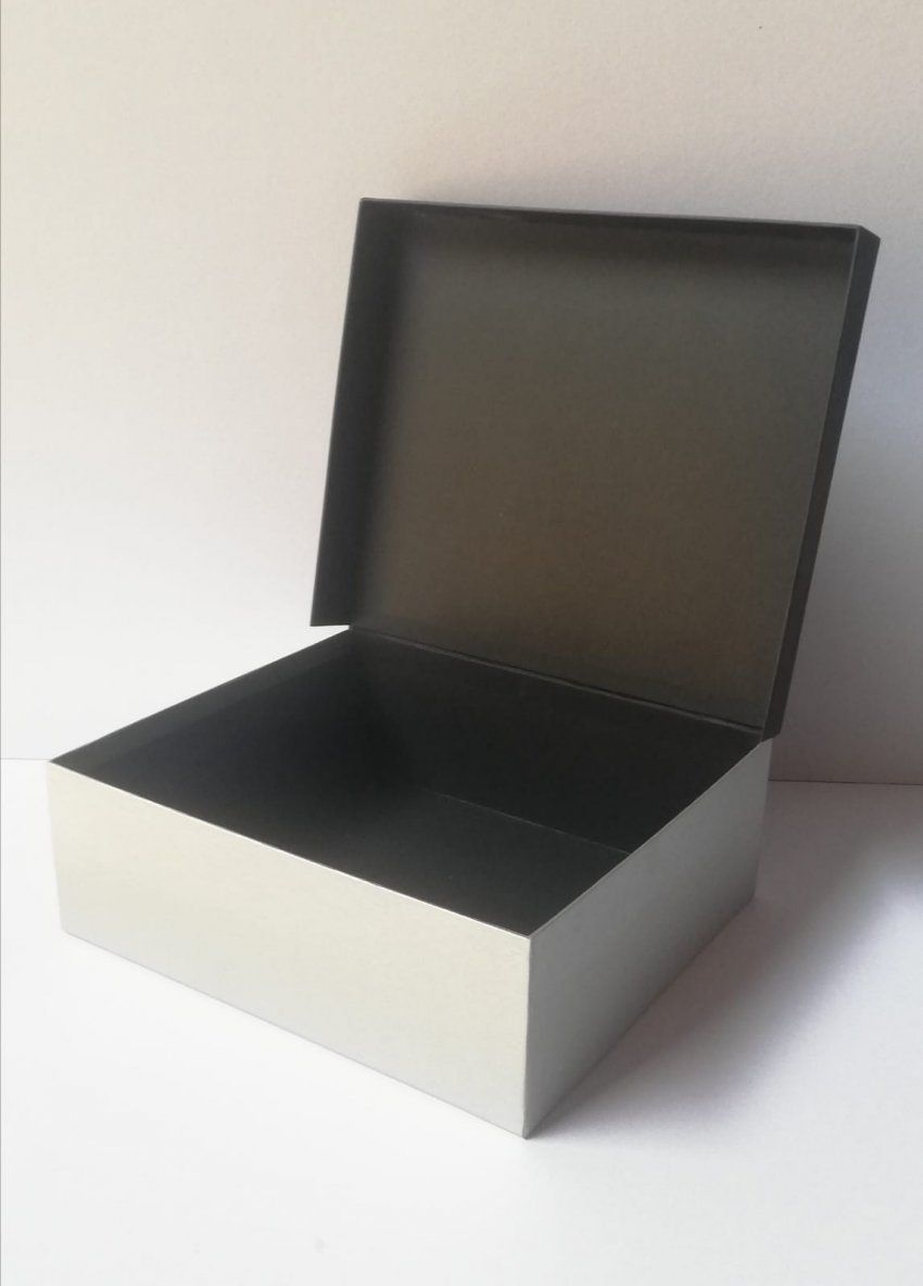 Caja con tapa